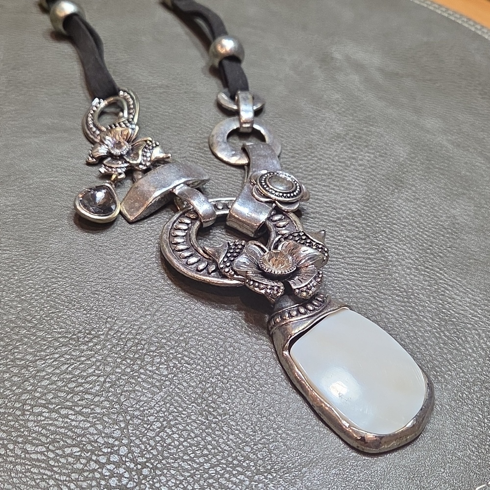 Vintage Silver and Black Ladie's Necklace ❤️ - Picture 8 of 8